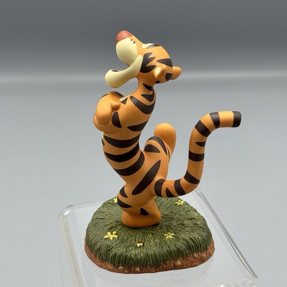 Vtg Disney Pooh and Friends Winnie the Pooh Tigger Figurine You’re Huggeriffic - Picture 8 of 14